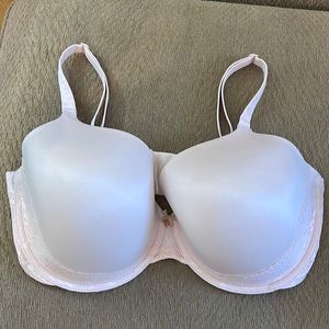 Victoria secret body by Victoria bra
